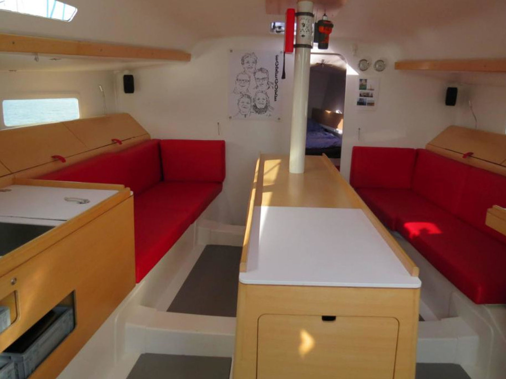 6229348370000103066_Interior.jpg