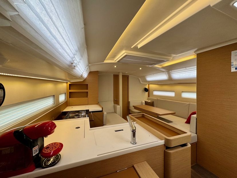 Jeanneau 410 LUCIA