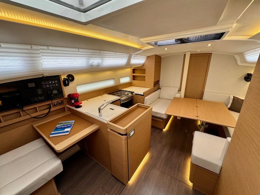 Jeanneau 410 LUCIA