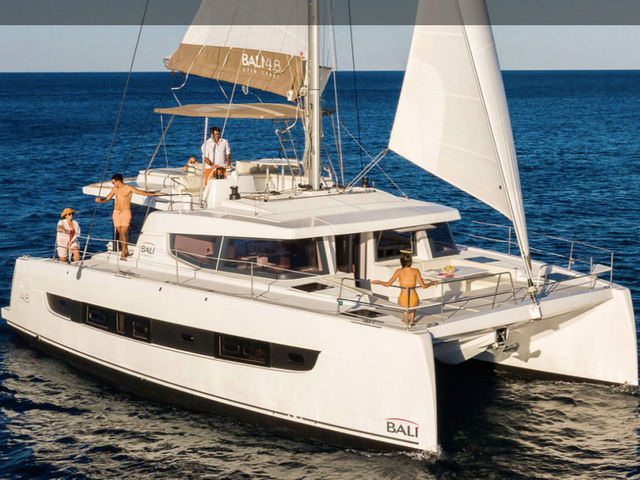 Bali Catamarans 4.8  Vitamine