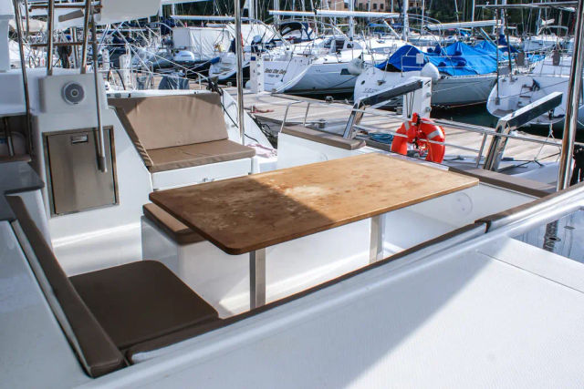 Fountaine Pajot 44 Lounge