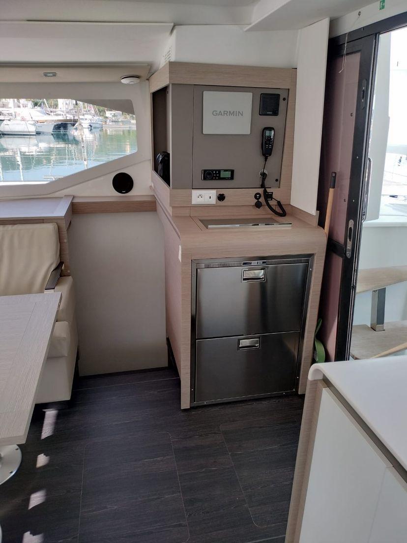 Fountaine Pajot 40 LUNA