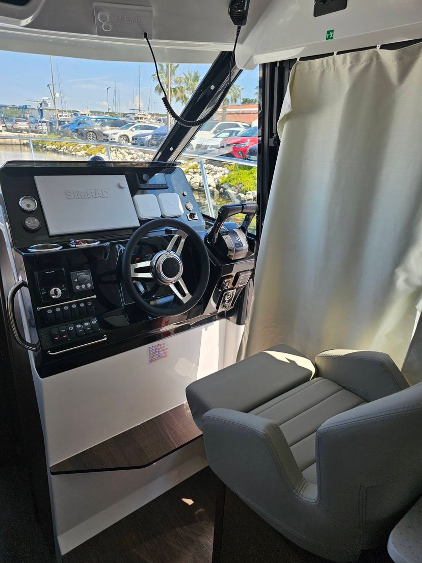 Jeanneau MERRY FISHER 1095 HELIOS
