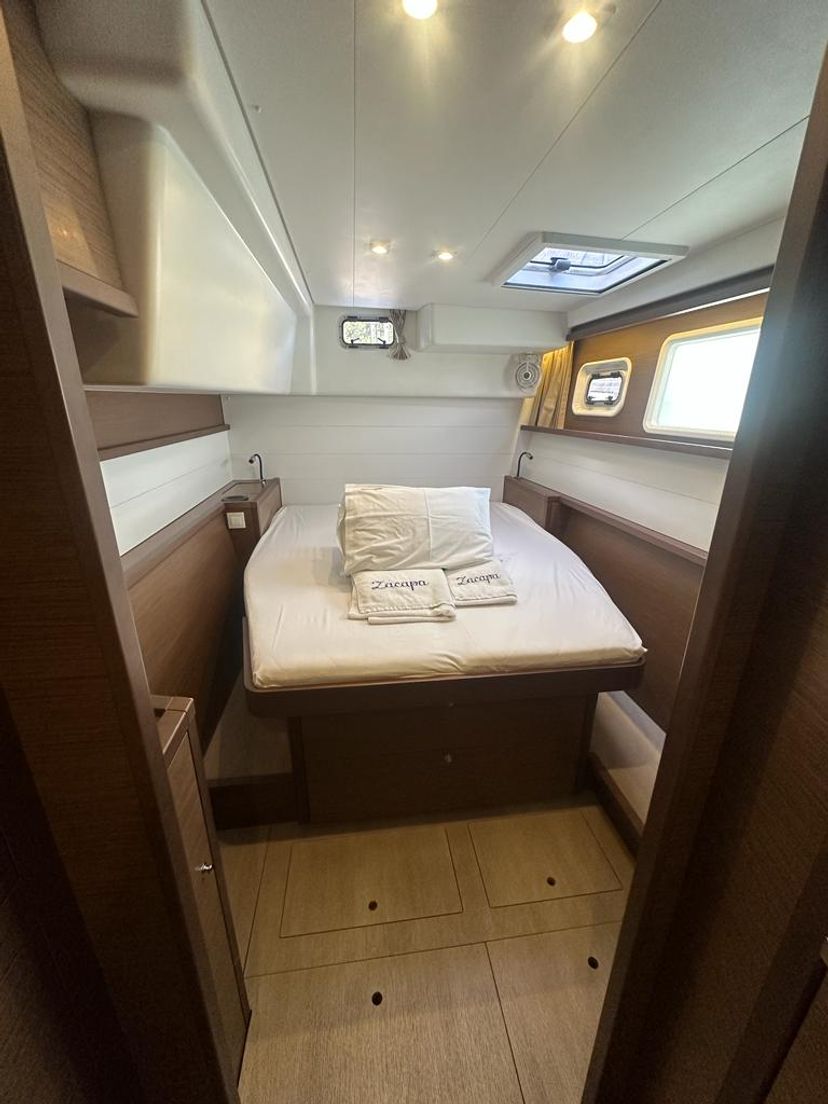 Lagoon 45 ZACAPA (generator, air condition, water maker, 2 SUP free of charge)