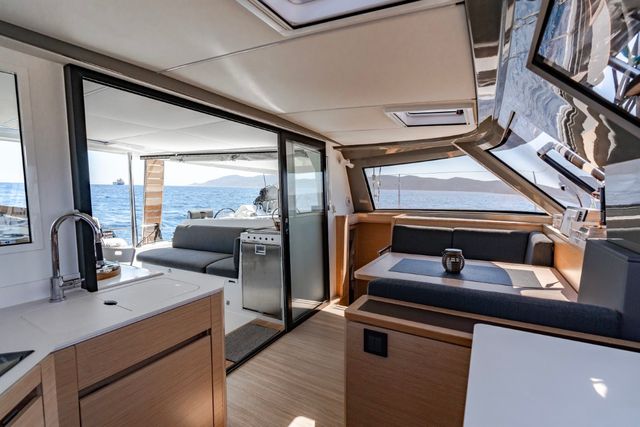 Catamarans Nautitech 40 SoMi