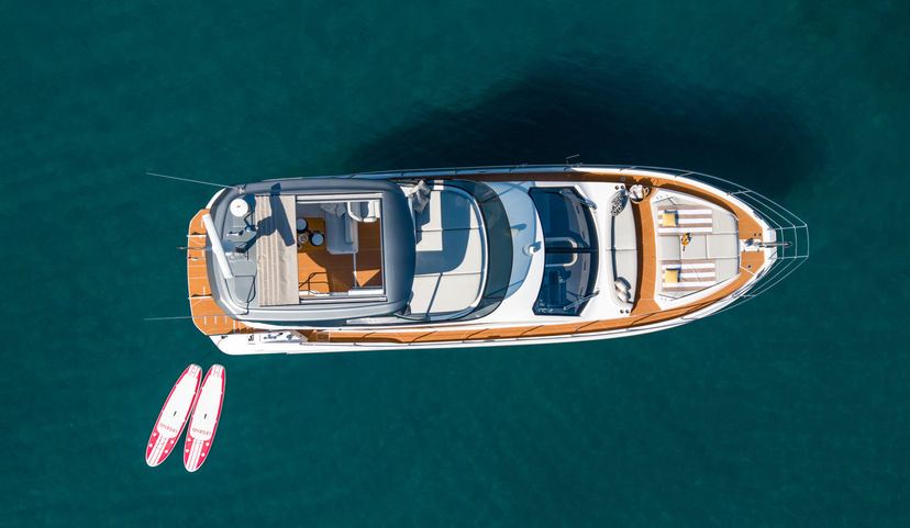 Azimut 53 White