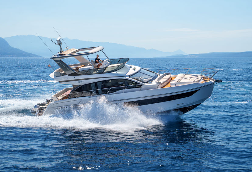 Azimut 53 White