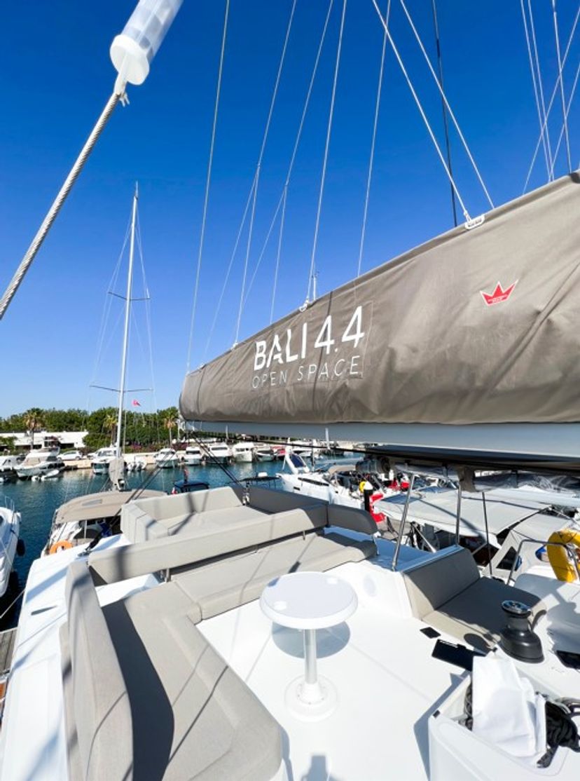 Bali Catamarans 4.4 ROSINA