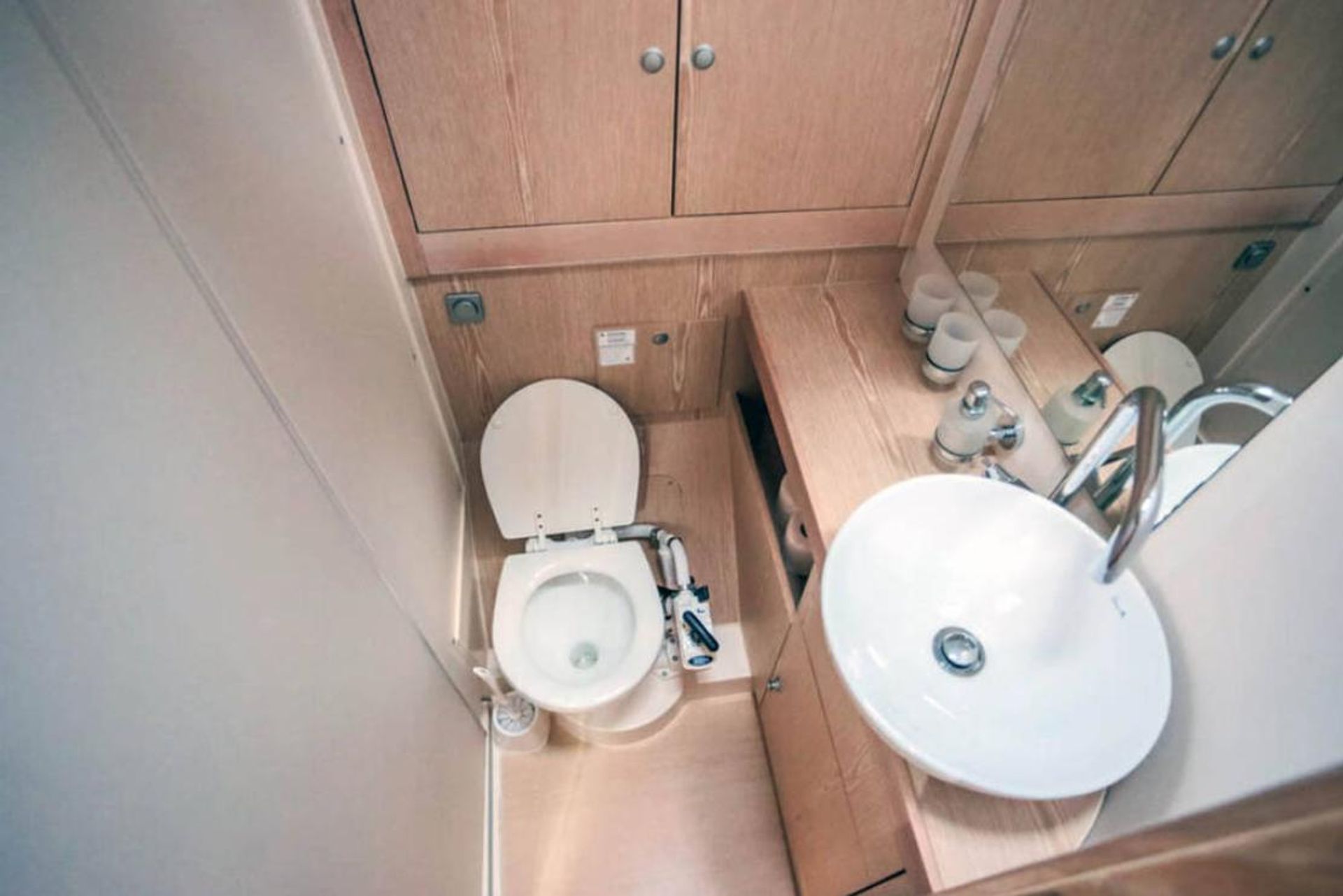 6337544330000102672_SOLAN-interior_9.jpg