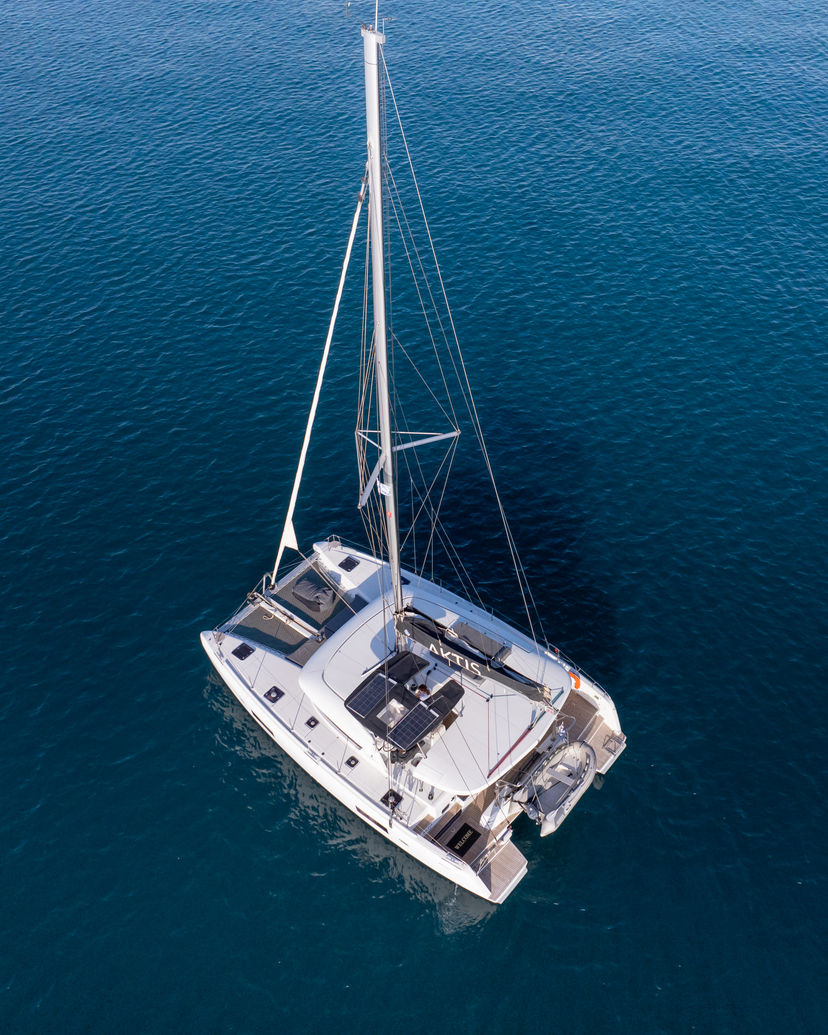 Lagoon 42 AKTIS (air condition, generator, watermaker)