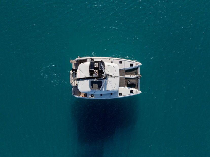 Lagoon 42 AKTIS (air condition, generator, watermaker)