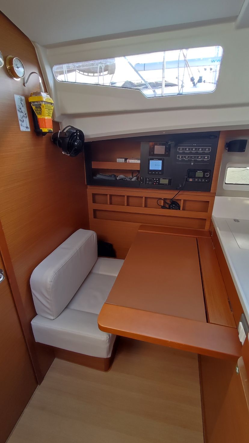 Jeanneau 40 Erato