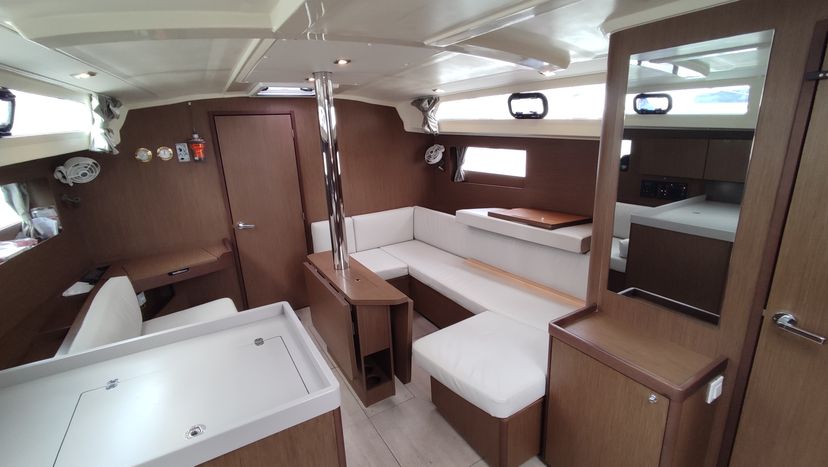 Beneteau OCEANIS 41.1 Maera