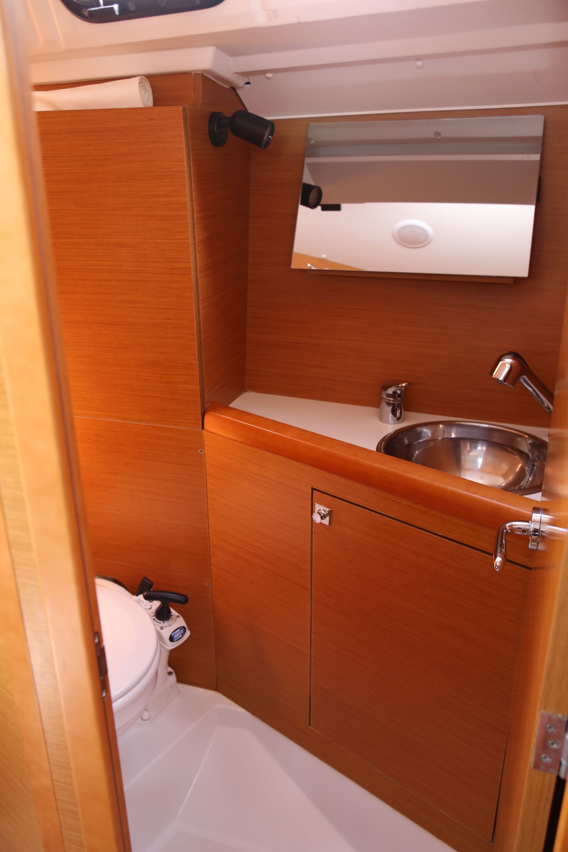 6373641184101768_JSO349-WC.JPG