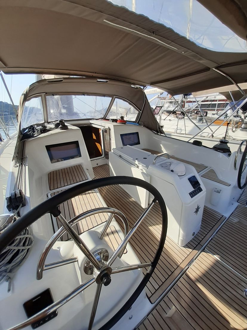 Jeanneau 410 Kymothoe