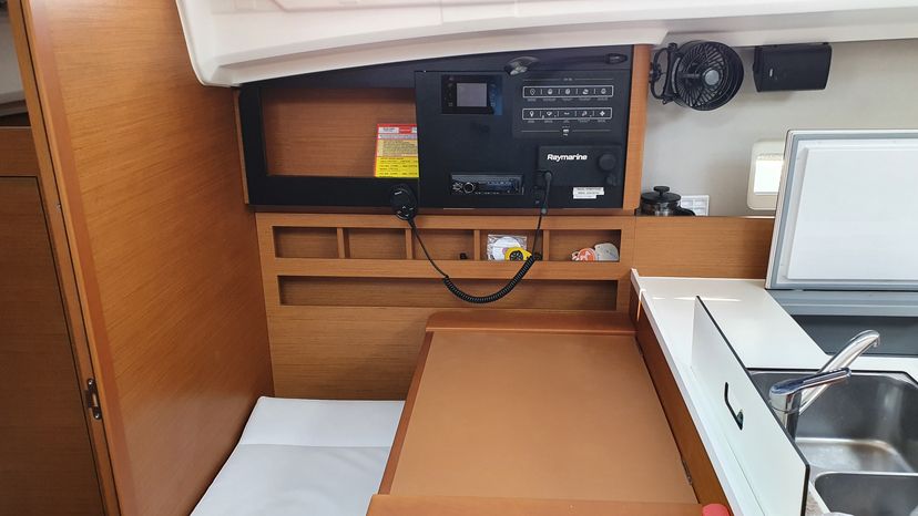Jeanneau 410 Kymothoe