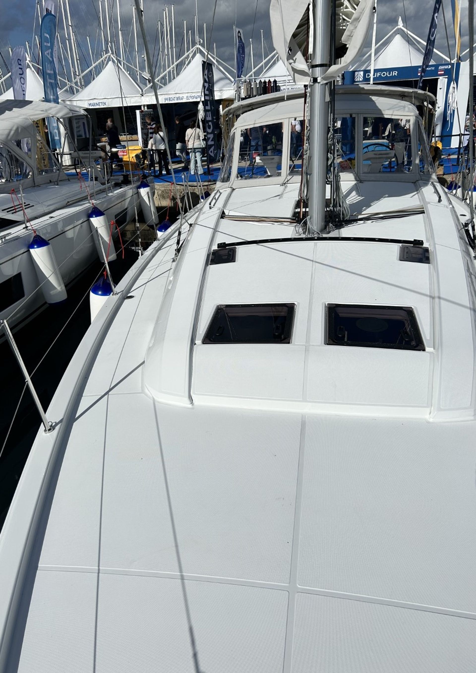 63790791322900172_Oceanis47_Bow_2.JPG