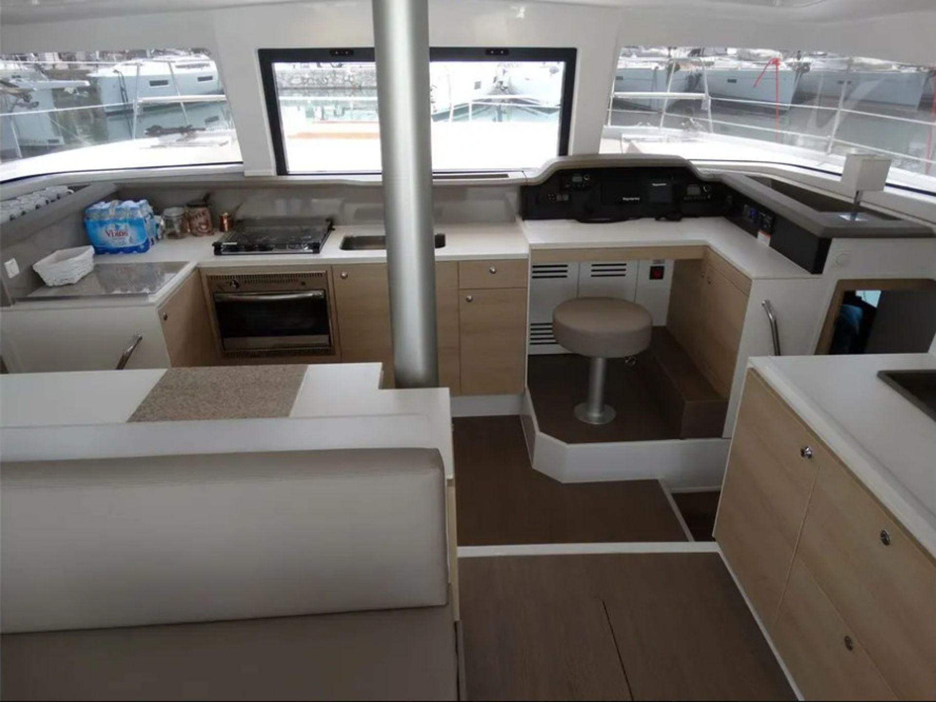 6385276270000101802_bali_4.1_Interior.jpg