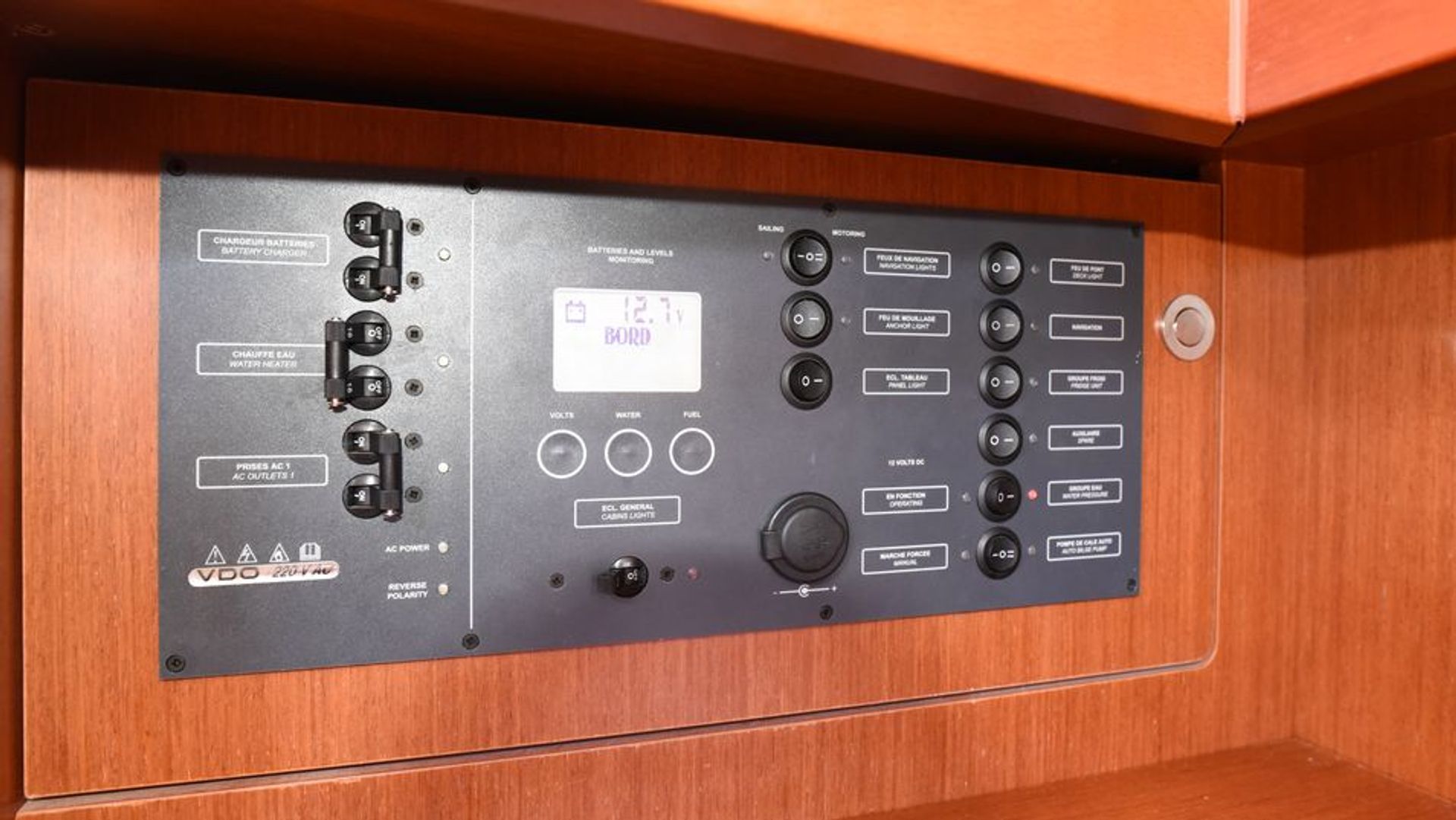 6385291184101768_BENOC37-ControlPanel.jpg