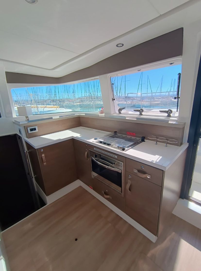 Bali Catamarans 4.2 BETA