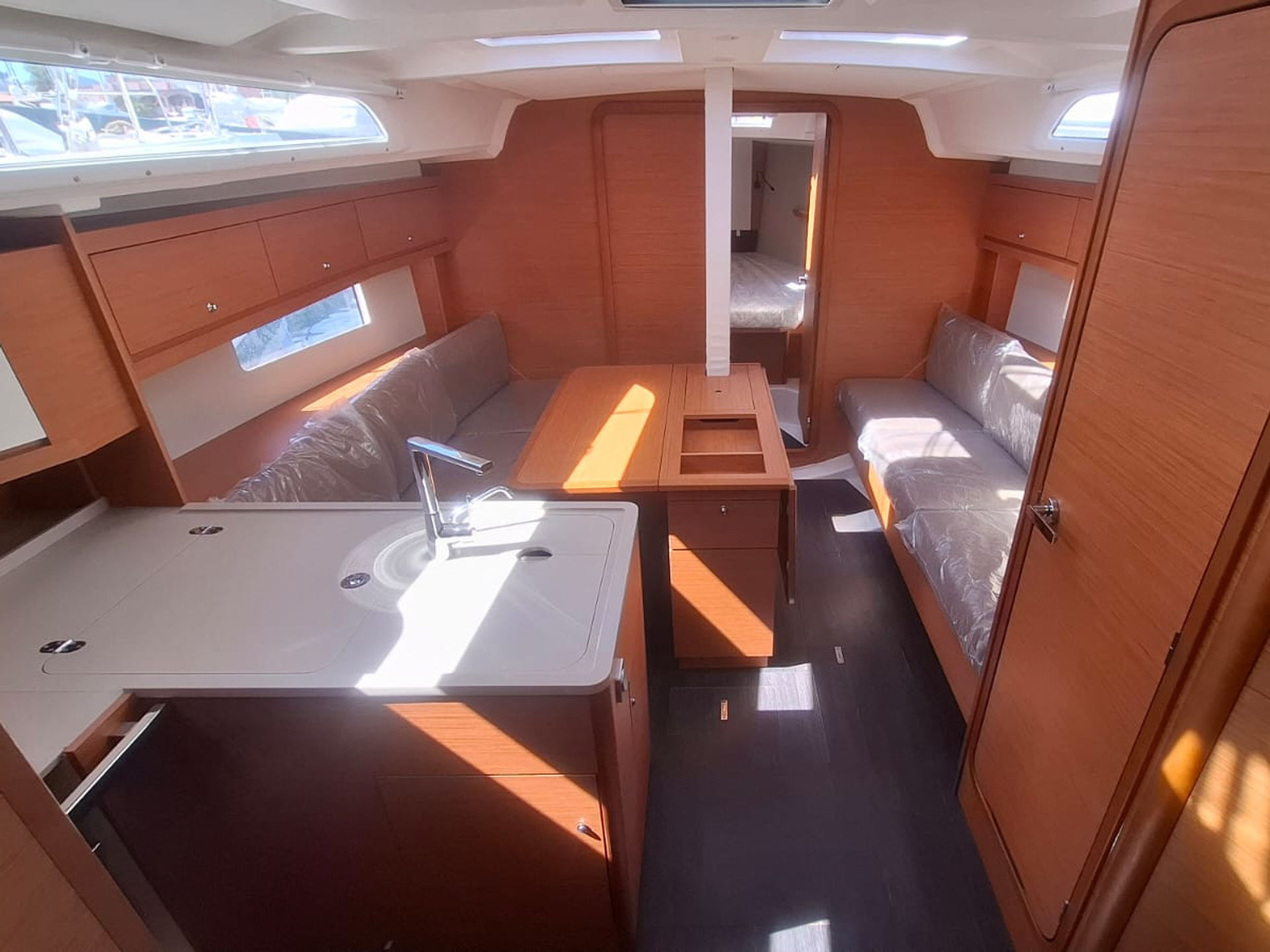 6410781410000103072_Nala_Interior.jpg