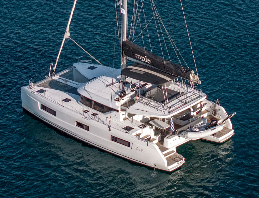 Lagoon 46 MPLE (air condition, generator, water maker) 