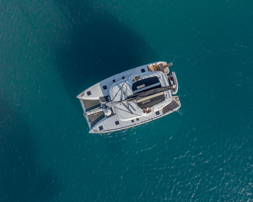 Lagoon 46 MPLE (air condition, generator, water maker) 