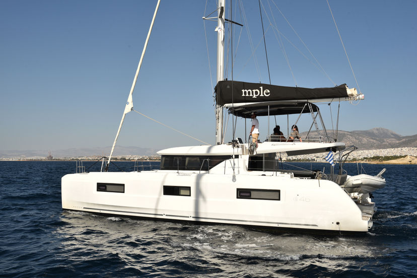 Lagoon 46 MPLE (air condition, generator, water maker) 