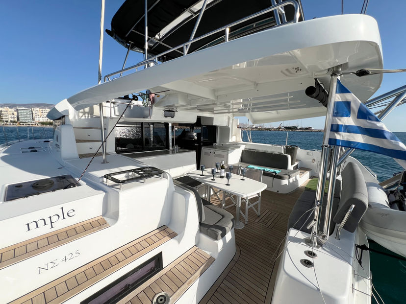 Lagoon 46 MPLE (air condition, generator, water maker) 