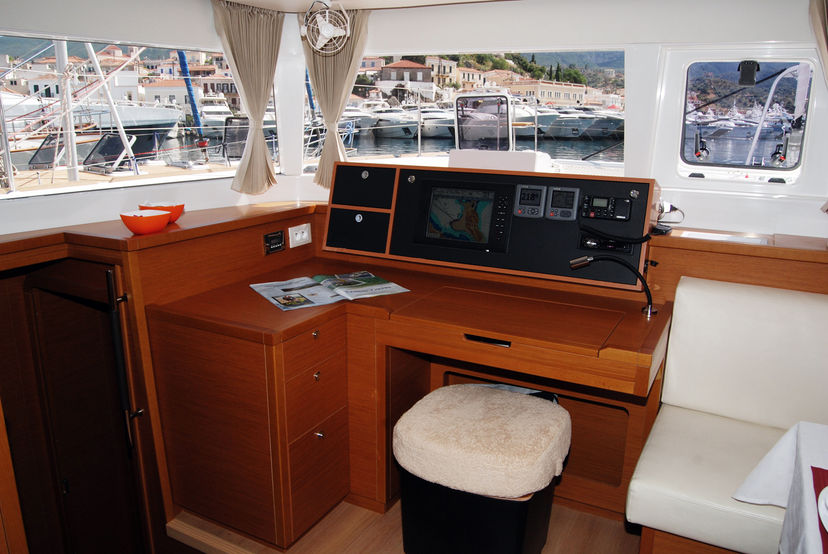 Lagoon 45 AMELIA (A/C, Generator, Watermaker)