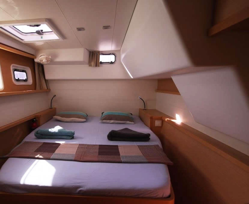Lagoon 45 AMELIA (A/C, Generator, Watermaker)