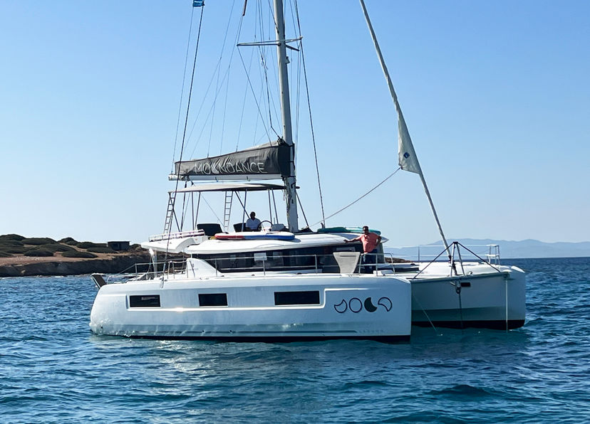Lagoon 46 MOONDANCE (A/C , generator,watermaker) Skippered Only 