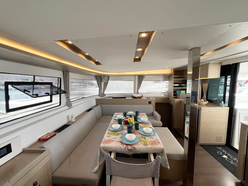 Lagoon 46 MOONDANCE (A/C , generator,watermaker) Skippered Only 