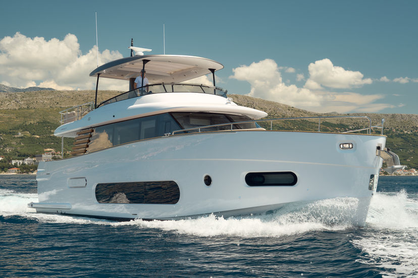 Azimut 66 AVA II