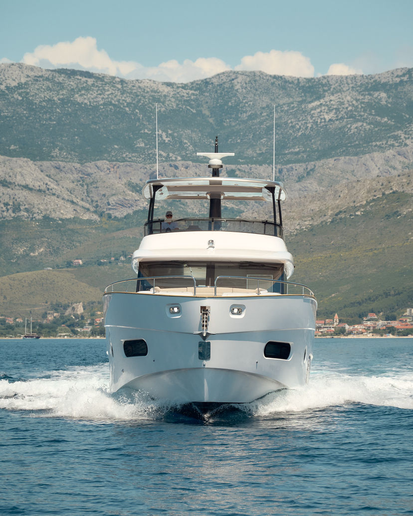 Azimut 66 AVA II