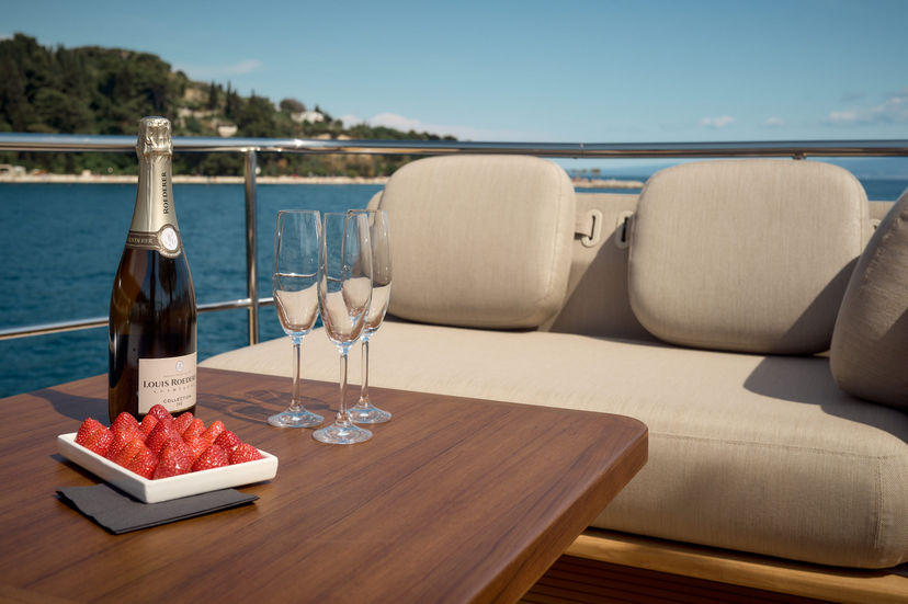 Azimut AVA II