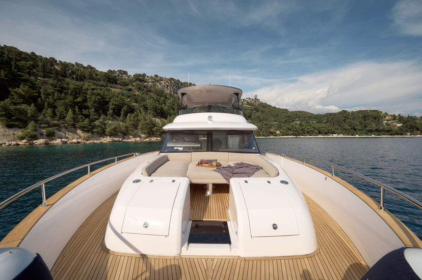 Azimut AVA II