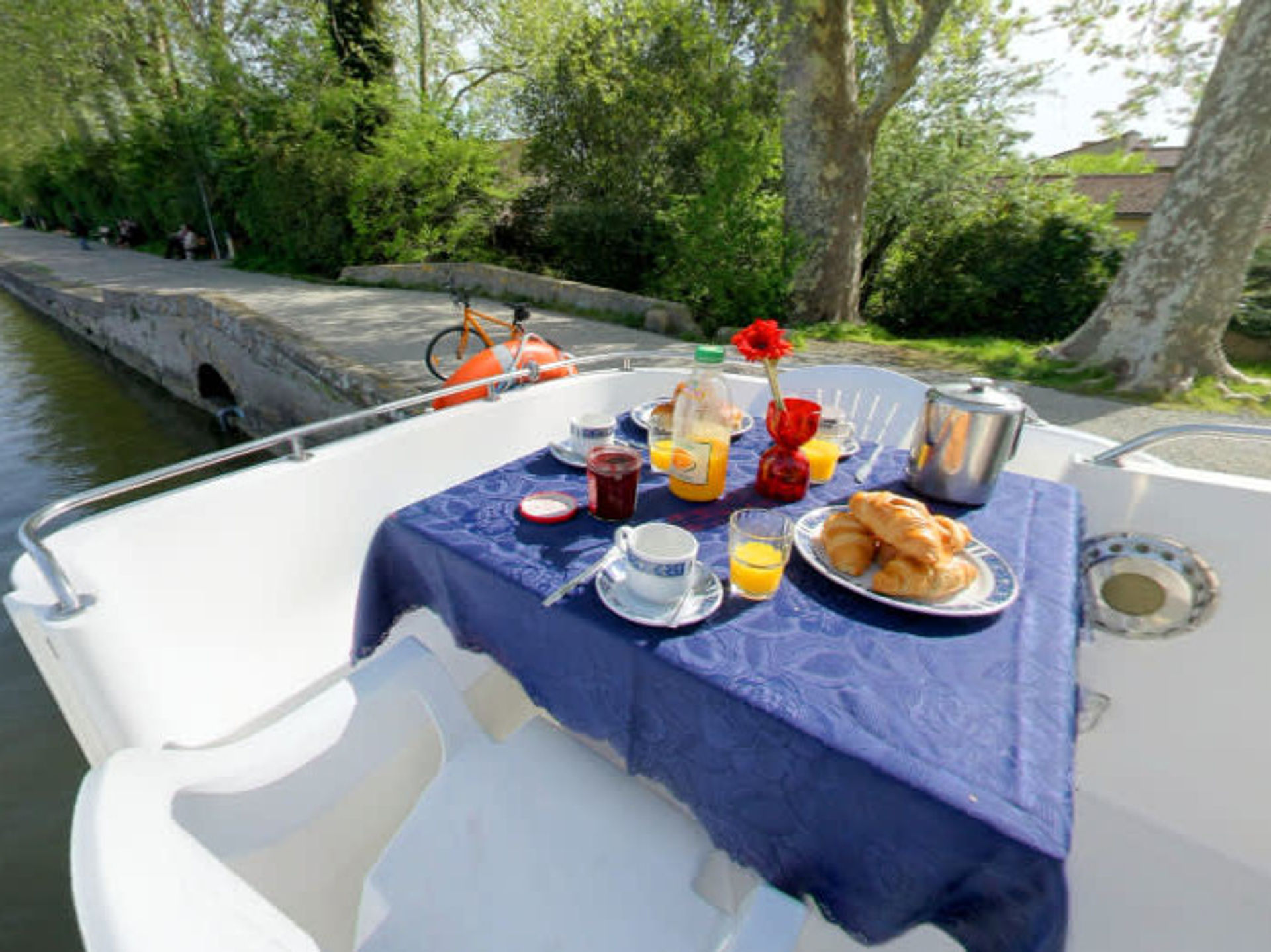 6463164790000102746_Countess_ext1.jpg