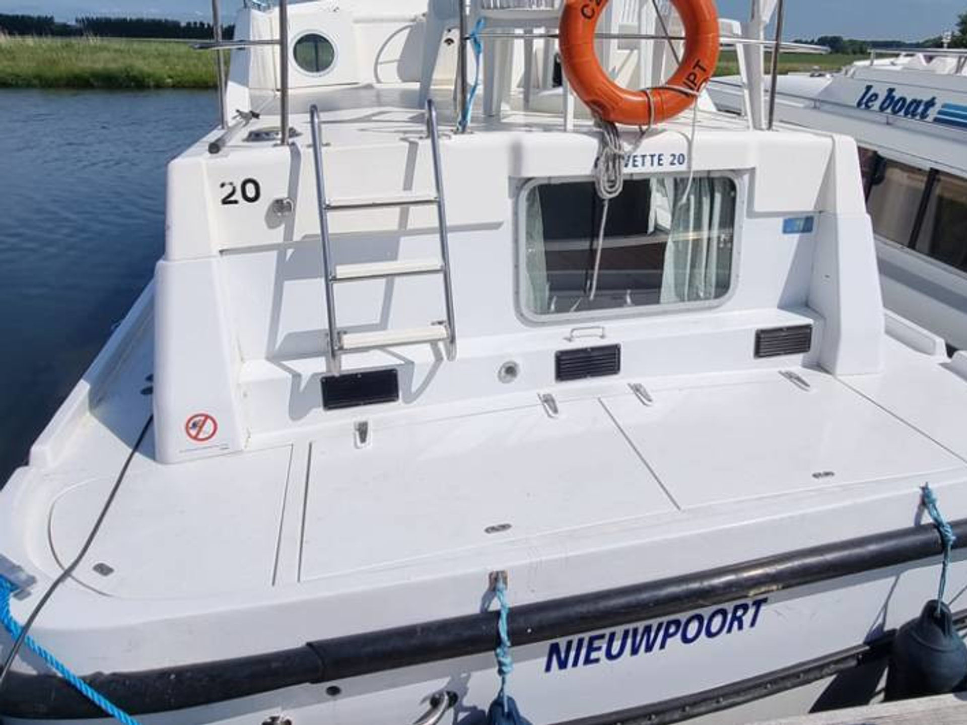 6463227610000102746_corvette_a_ext.jpg