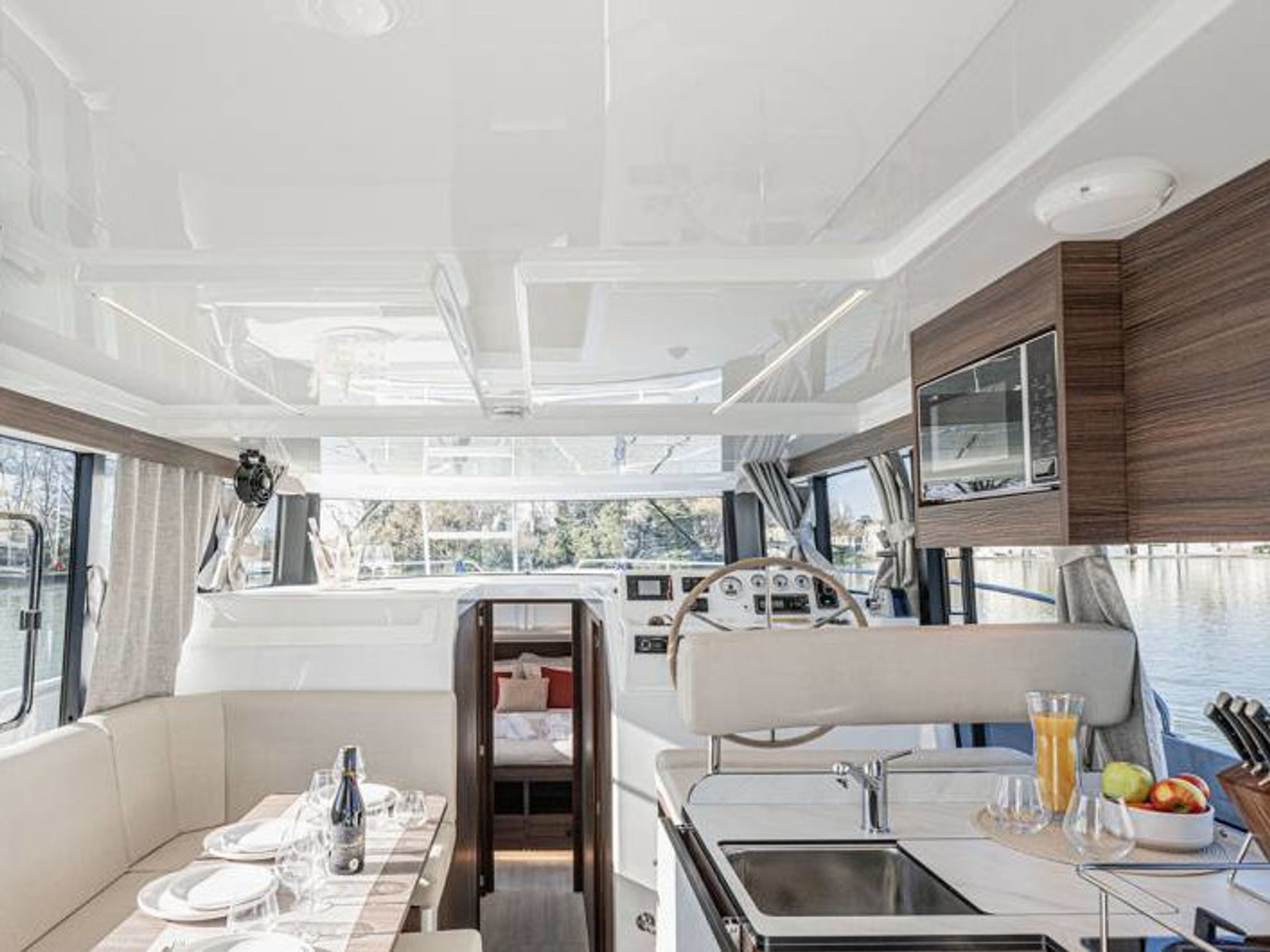 6463470000000102746_Liberty_interior.jpg