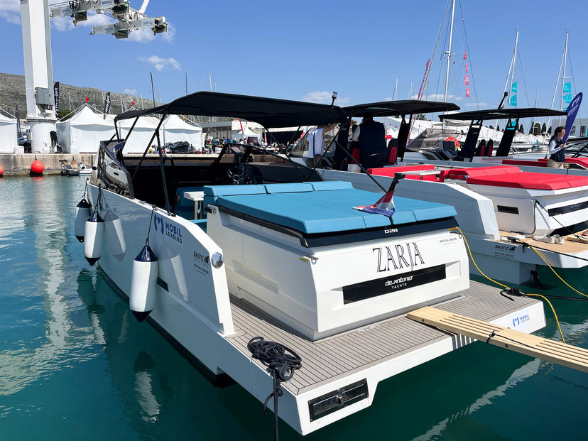 De Antonio Yachts 28 Zarja