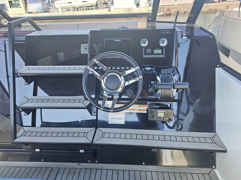 De Antonio Yachts 28 Zarja