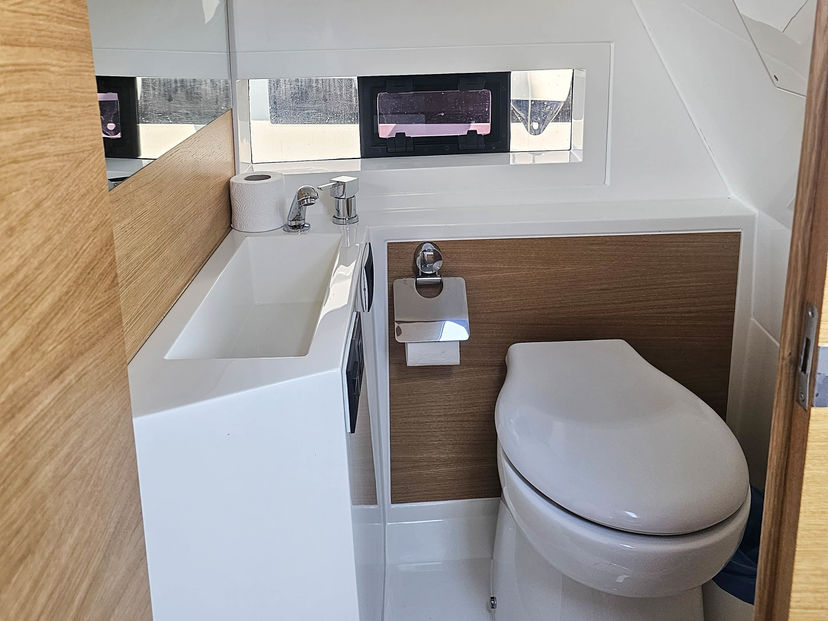 De Antonio Yachts 28 Zarja