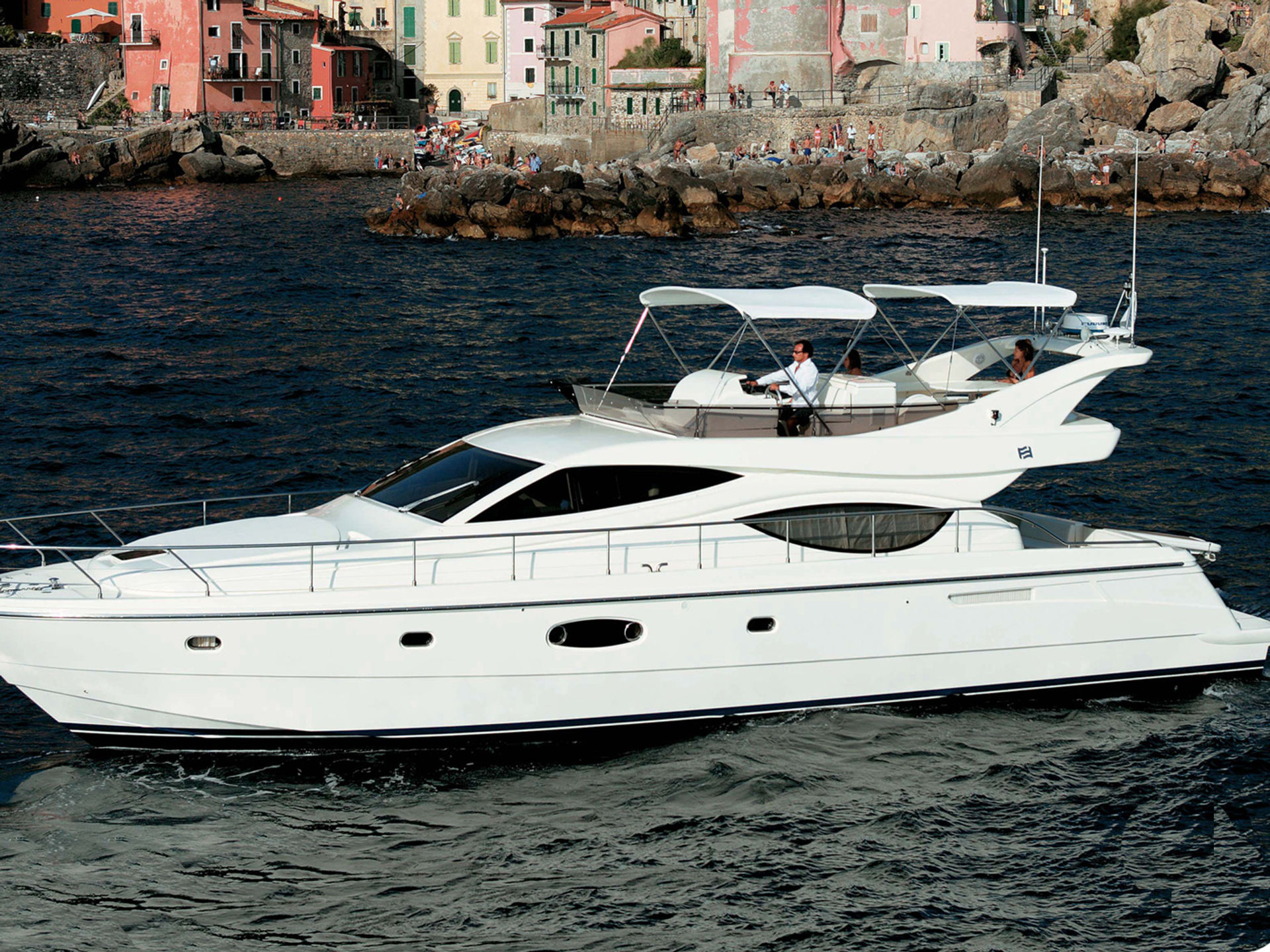 6495491320000107611_Ferretti550_ext3.jpg