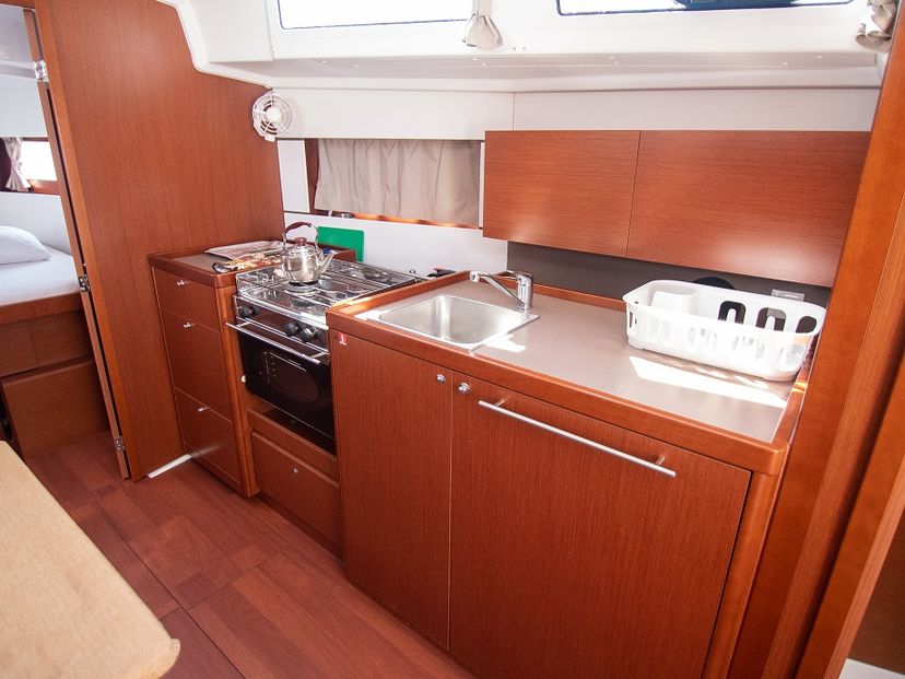 Beneteau 38 MARISA "Sails 2025"