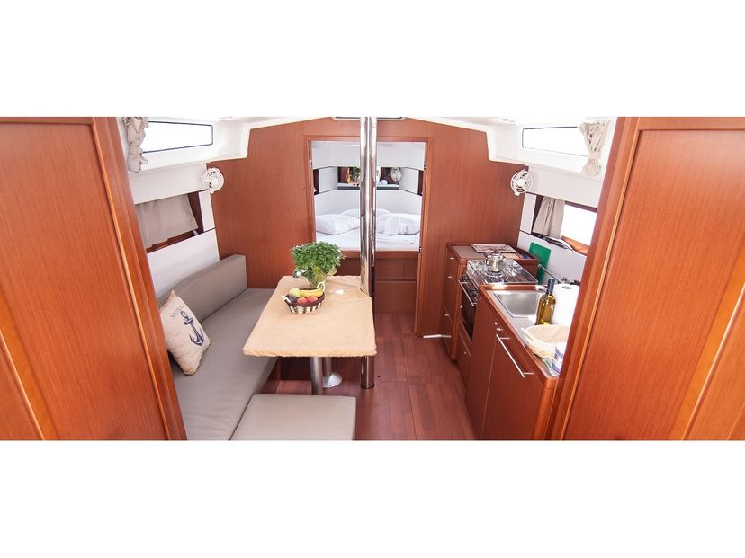 Beneteau 38 MARISA "Sails 2025"