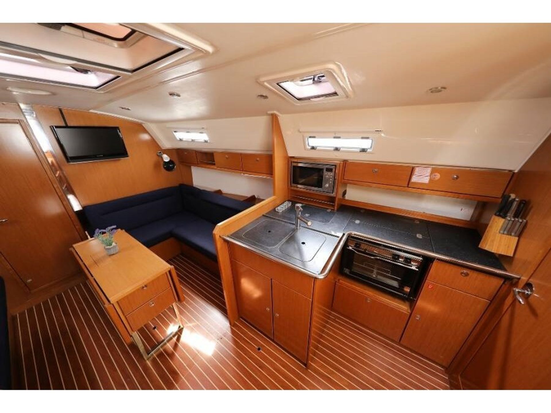 6545041486203513_interior4.jpg