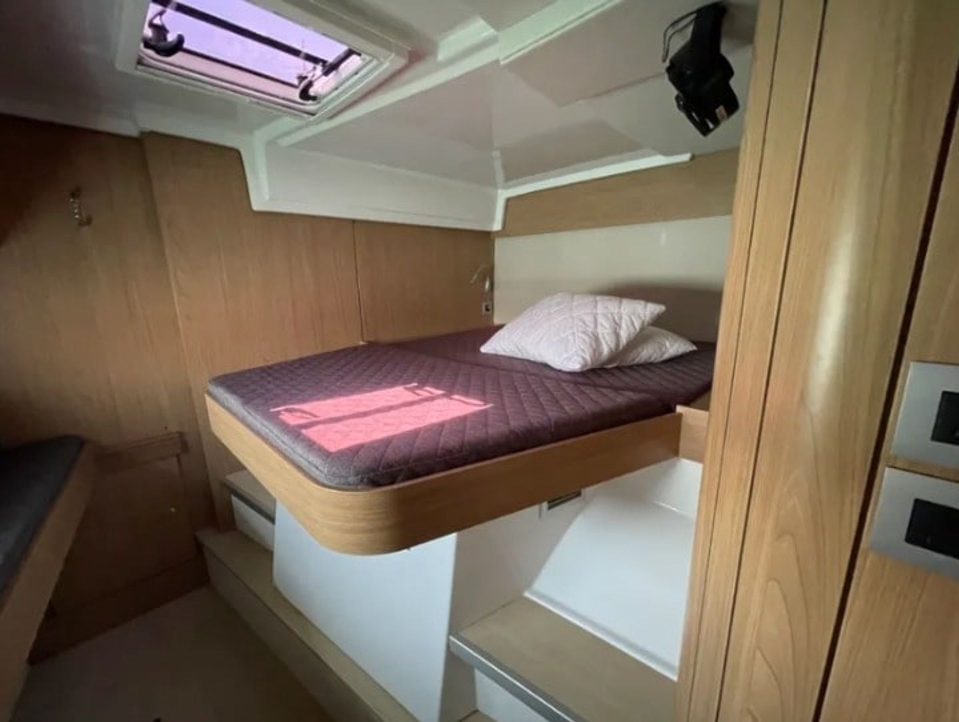 6583141280000101002_interior.jpg