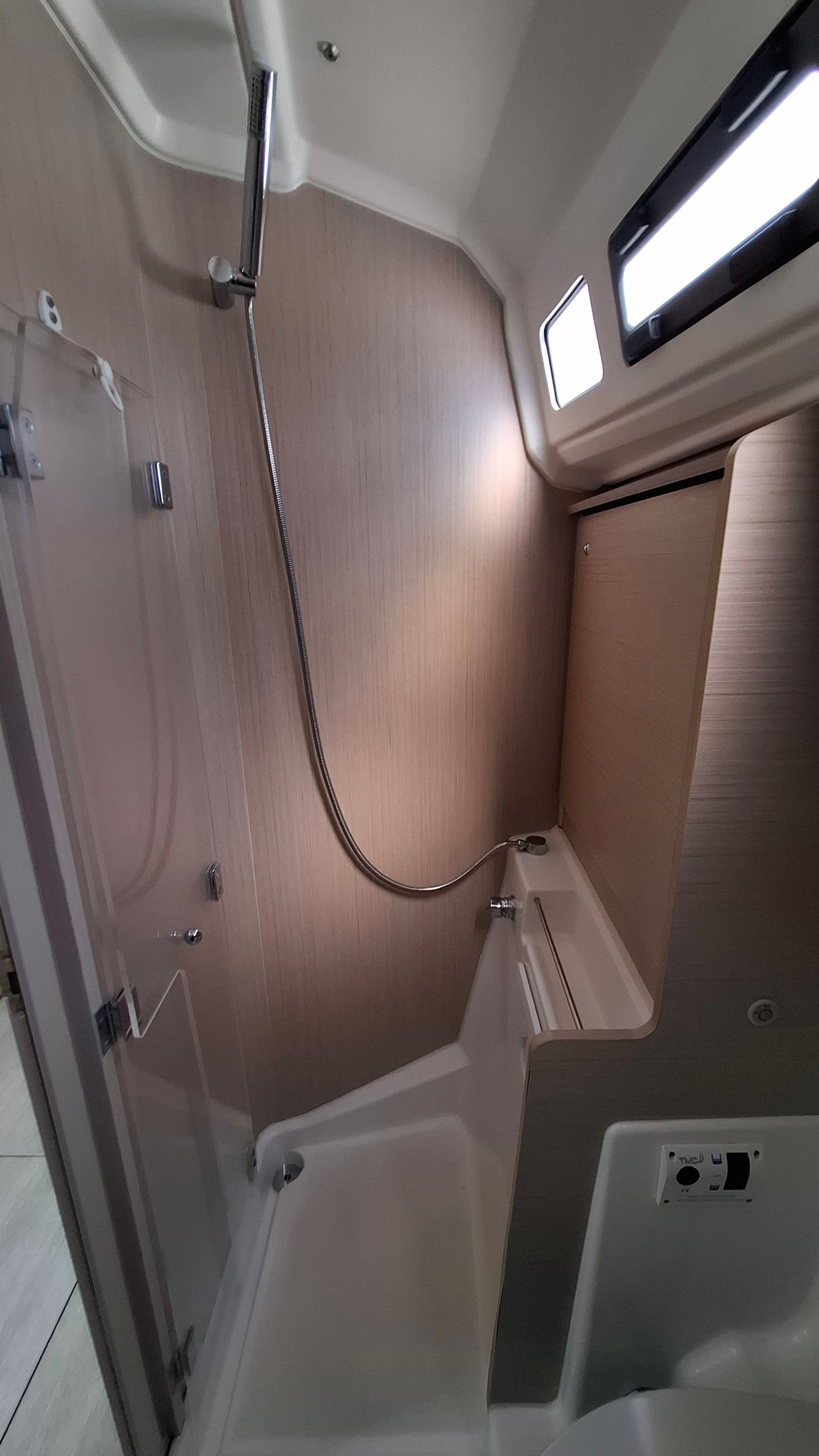 6585134210000101002_Interior_1.jpg