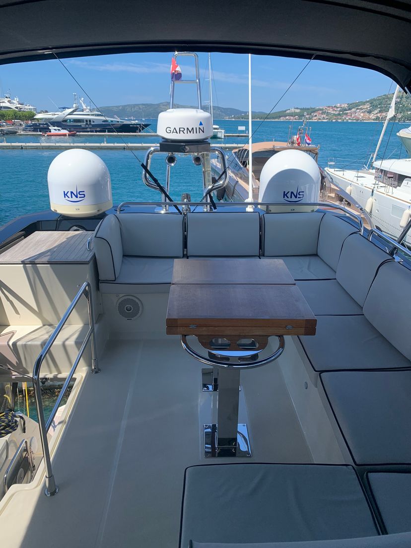 Beneteau MONTE CARLO 5 Sundowner